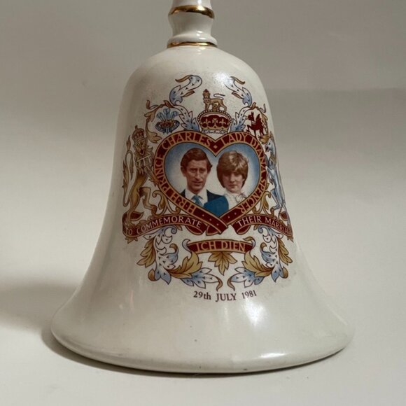1981 Royal Wedding Commemorative Bell - Picture 1 of 9